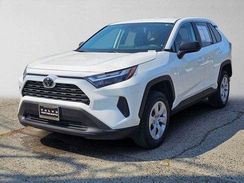 Used 2024 Toyota RAV4 LE AWD/4WD image 7