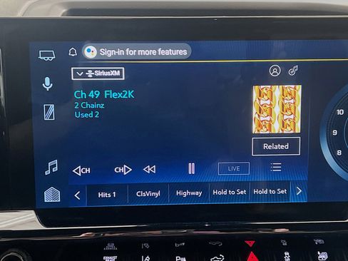 Used 2025 Chevrolet Silverado 2500 ZR2 w/ Technology Package image 10