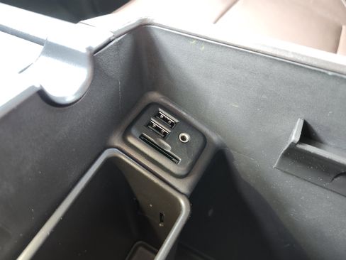 Used 2015 Chevrolet Silverado 1500 High Country AWD/4WD image 12