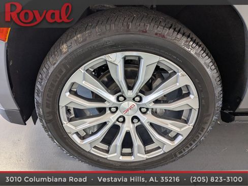 Used 2021 GMC Yukon XL Denali w/ Denali Premium Package RWD image 32