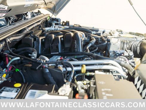 Used 2018 Jeep Wrangler Unlimited Sahara w/ Dual Top Group AWD/4WD image 35