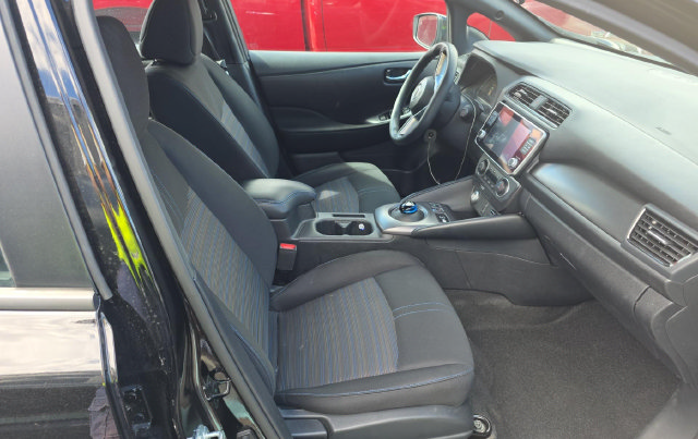 Used 2025 Nissan Leaf S FWD image 6