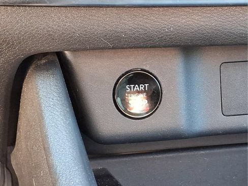Used 2024 Nissan Rogue SV FWD image 12