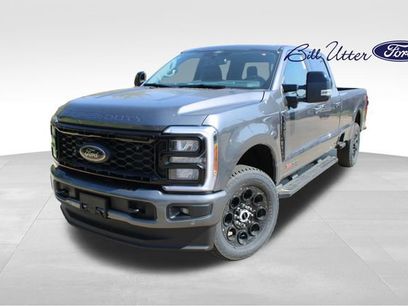 New 2026 Ford F350 Lariat w/ Black Appearance Package