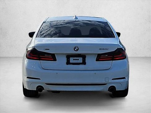 Used 2018 BMW 530i xDrive w/ Premium Package AWD/4WD image 6
