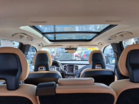 Used 2016 Volvo XC90 T6 Momentum w/ Protection Package Plus AWD/4WD image 9