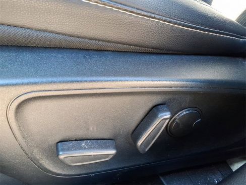 Used 2020 Ford Escape SEL image 9