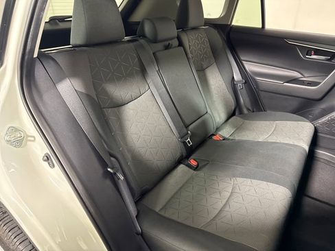 Used 2020 Toyota RAV4 XLE AWD/4WD image 15