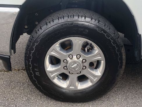 Used 2024 RAM 2500 Big Horn AWD/4WD image 12