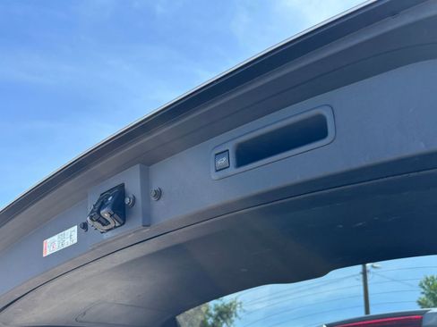 Used 2025 Toyota Highlander XSE AWD/4WD image 24