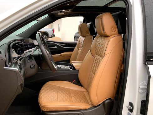 Used 2021 Cadillac Escalade Sport w/ Driver Assist Tech Package image 7