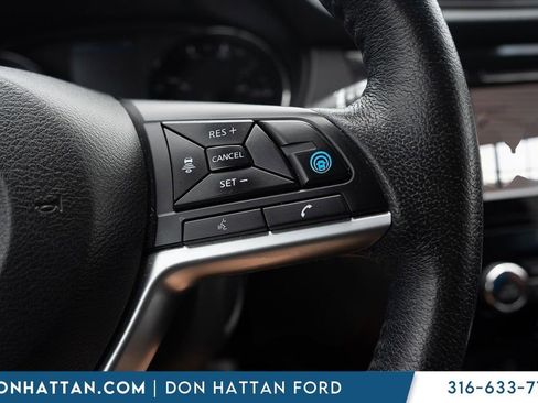 Used 2019 Nissan Rogue SV w/ Premium Package FWD image 13