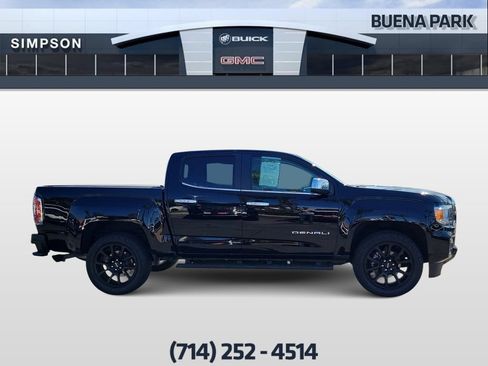 Used 2022 GMC Canyon Denali w/ Denali Black Edition Package AWD/4WD image 9
