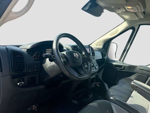 Used 2024 RAM ProMaster 2500 w/ Convenience Group FWD image 9