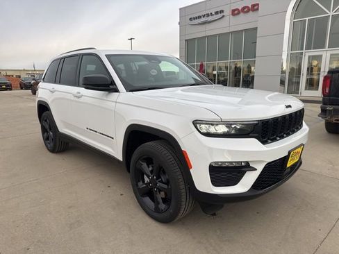 New 2025 Jeep Grand Cherokee Limited w/ Black Appearance Package image 2