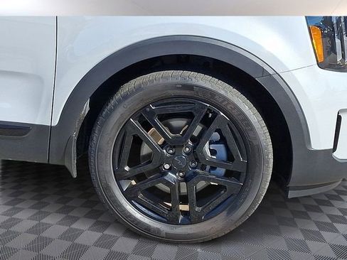 Certified 2025 Kia Telluride SX Prestige X-Line image 11