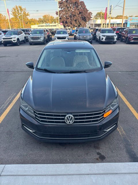 Used 2016 Volkswagen Passat 1.8T SE FWD image 2