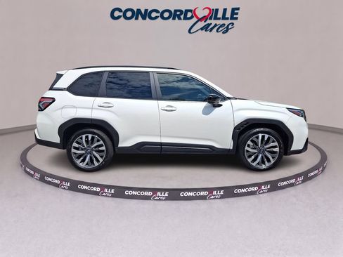 Used 2025 Subaru Forester Touring AWD/4WD image 8