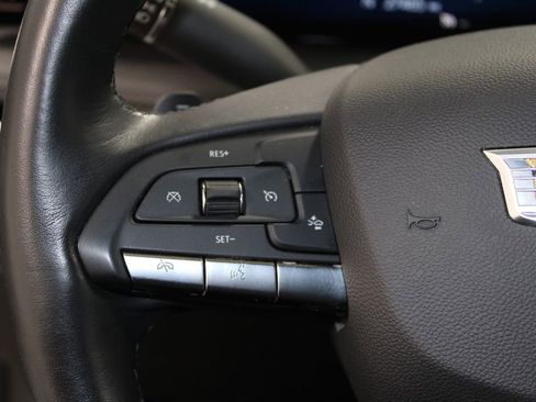 Used 2024 Cadillac XT4 Premium Luxury image 35