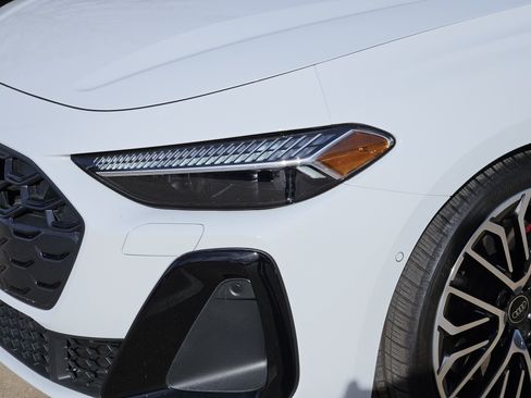 Used 2025 Audi S5 Premium Plus image 11