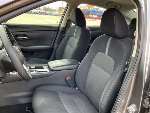 Used 2024 Nissan Sentra SV FWD image 11