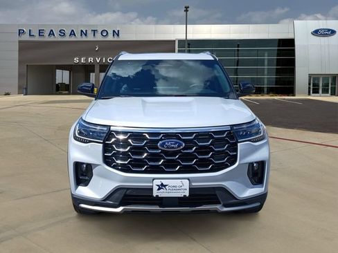 Certified 2026 Ford Explorer Platinum RWD image 8