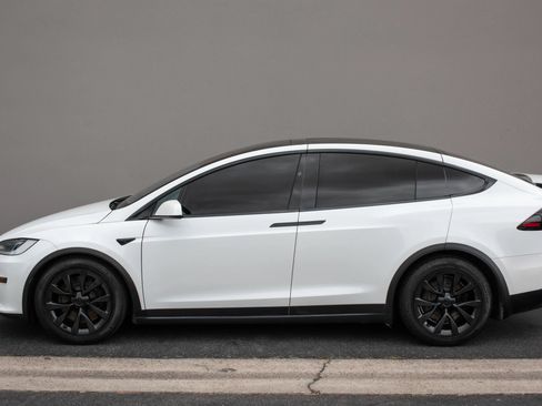 Used 2022 Tesla Model X AWD/4WD image 10