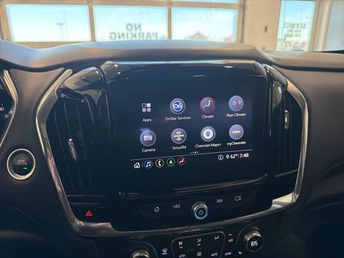 Used 2020 Chevrolet Traverse LT w/ LT Premium Package image 28