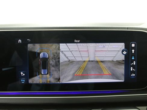 Used 2024 Mercedes-Benz GLS 450 4MATIC image 59