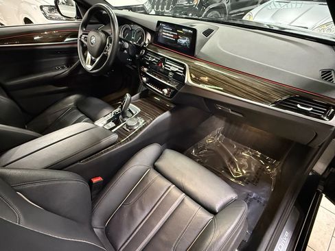 Used 2018 BMW 530e xDrive image 12