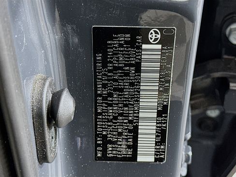 Used 2025 Toyota Corolla LE image 12