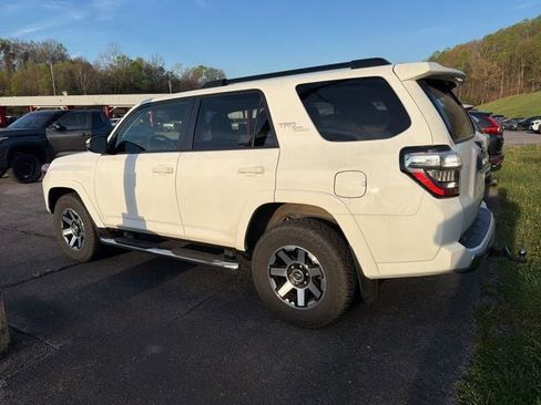 Used 2022 Toyota 4Runner TRD Off-Road Premium image 6