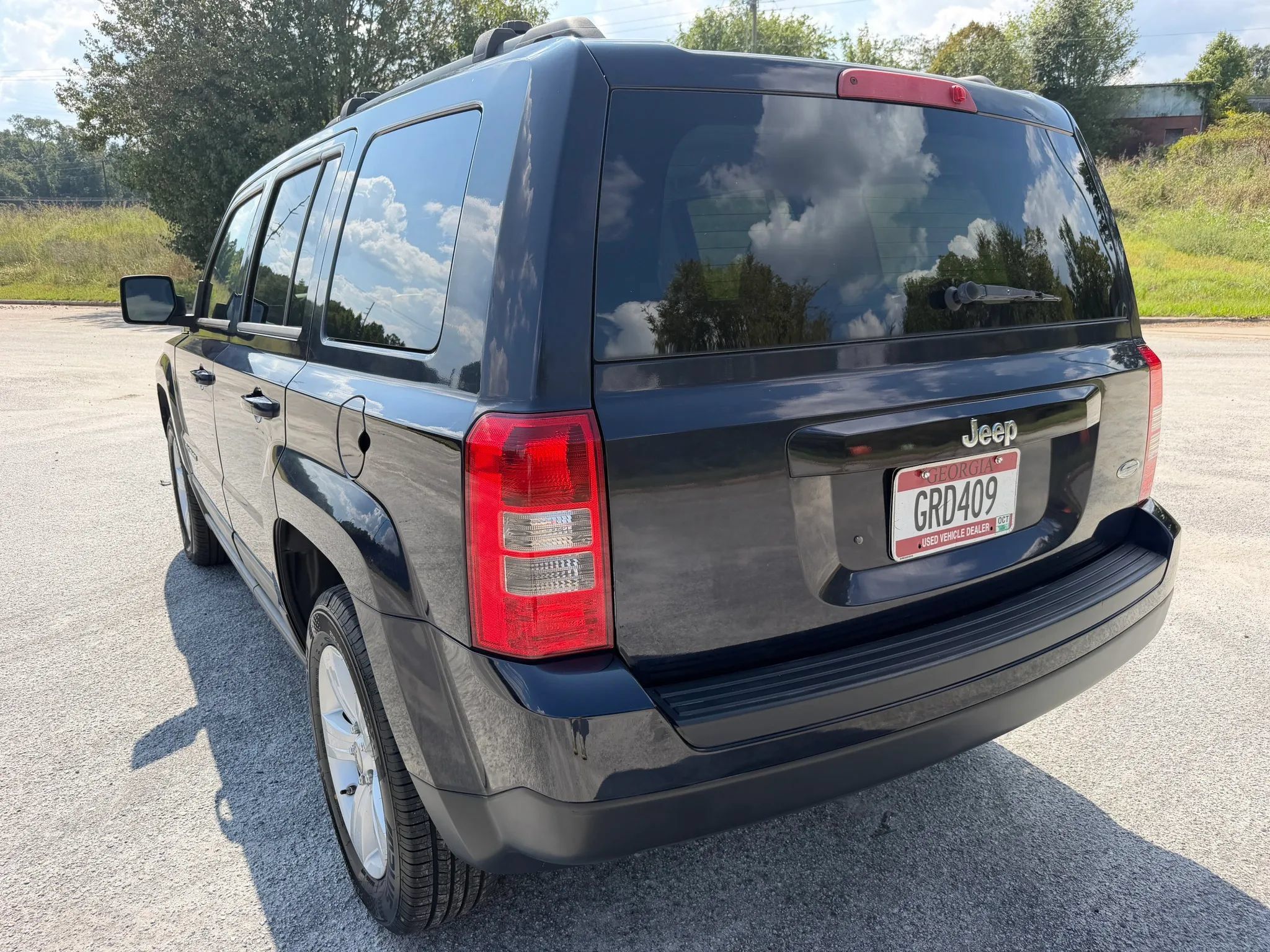 Used 2011 Jeep Patriot Latitude FWD image 3