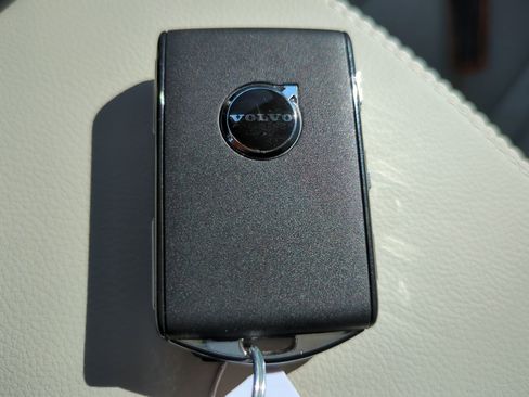 New 2026 Volvo XC40 B5 Ultra w/ Protection Package Premier image 28