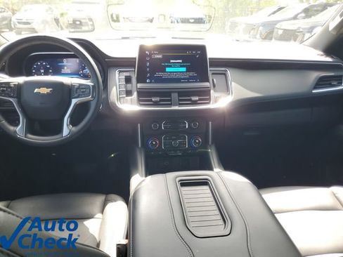 Used 2024 Chevrolet Suburban LT w/ Luxury Package AWD/4WD image 17