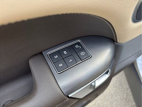 Used 2020 Land Rover Range Rover Sport SE image 26