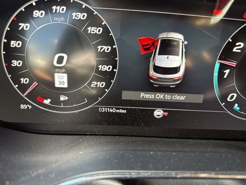 Used 2022 Jaguar F-PACE SVR image 15