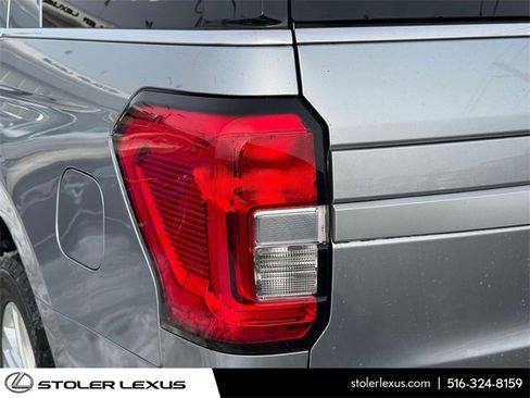 Used 2022 Ford Expedition XLT image 11