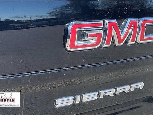 Used 2025 GMC Sierra 1500 SLT image 8