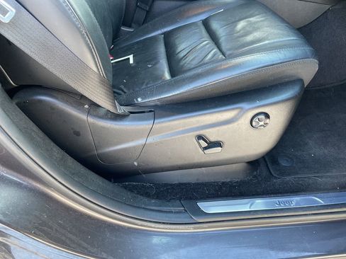 Used 2018 Jeep Grand Cherokee Limited image 36