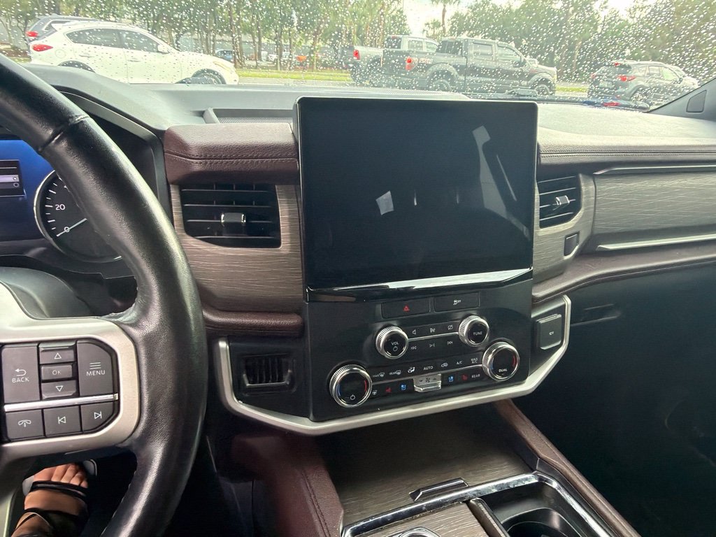 Used 2022 Ford Expedition Limited AWD/4WD image 13