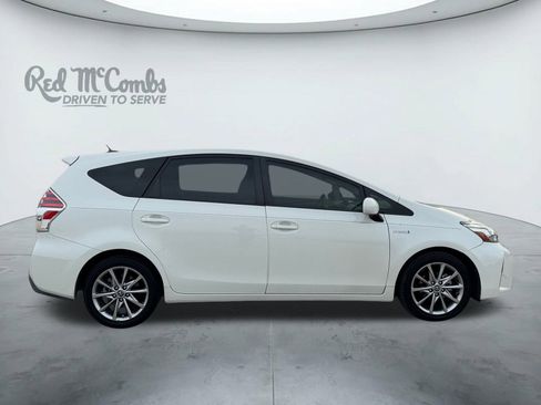 Used 2017 Toyota Prius V Five image 6