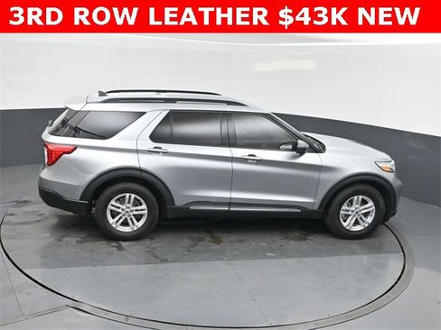 Used 2024 Ford Explorer XLT w/ Equipment Group 202A image 29