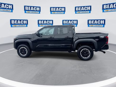 Used 2024 Toyota Tacoma TRD Off-Road AWD/4WD image 5