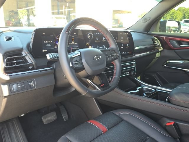 Used 2025 Chevrolet Traverse RS FWD image 26