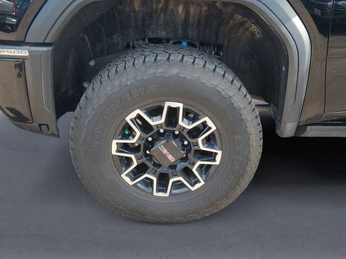 Used 2024 GMC Sierra 2500 AT4X AWD/4WD image 14
