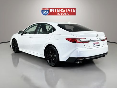 Used 2026 Toyota Camry SE w/ Convenience Package FWD image 5