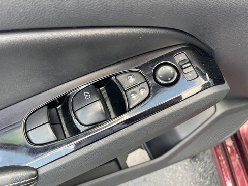 Used 2023 Nissan Altima 2.5 SV FWD image 11