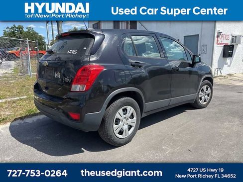 Used 2017 Chevrolet Trax LS w/ LPO, Cargo Package image 3
