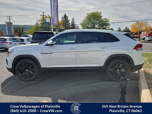 New 2026 Volkswagen Atlas Cross Sport SE image 10